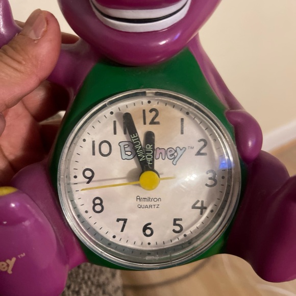 VTG Barney Dinosaur Armitron Quartz Clock Tested Works 6" Rare Comes w/ Battey - Picture 9 of 11